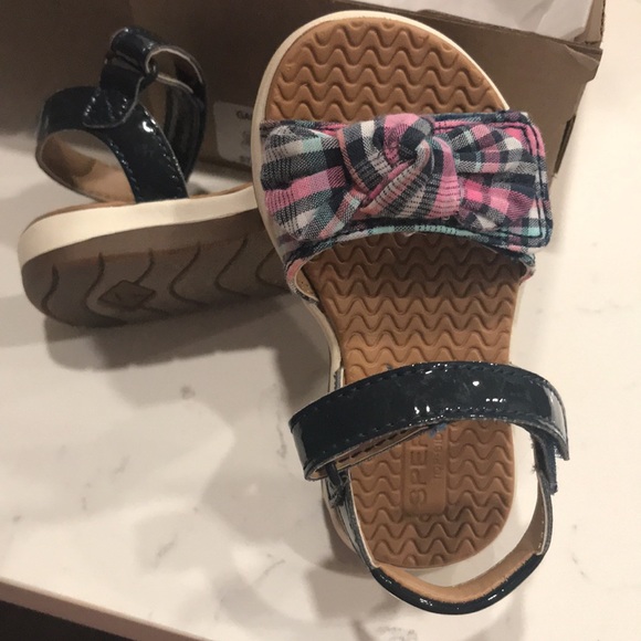 Sperry Other - Brand New in box Sperry infant/toddler size 5m Galley navy/plaid sandals